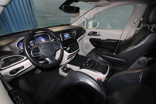 2020 Chrysler Pacifica Touring-L