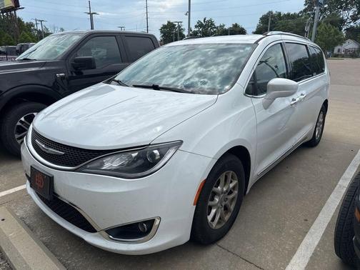 2020 Chrysler Pacifica Touring-L