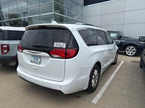 2020 Chrysler Pacifica Touring-L