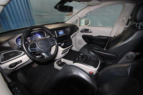 2020 Chrysler Pacifica Touring-L