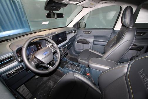 2025 Ford Maverick Lobo Standard