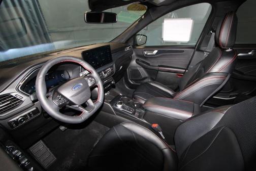 2025 Ford Escape ST-Line Elite