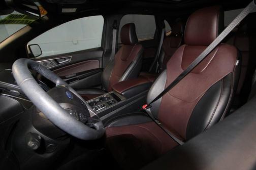 White Metallic 2022 Ford Edge Titanium