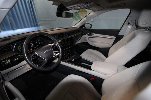 2024 Audi Q8 e-tron Premium