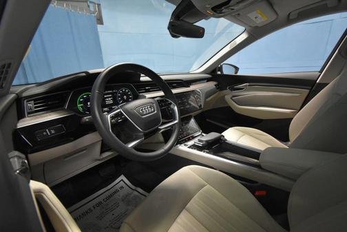2024 Audi Q8 e-tron Premium