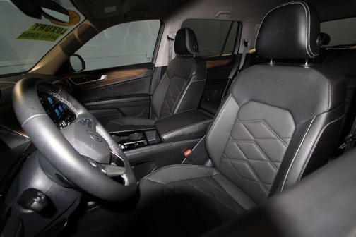 2025 Volkswagen Atlas 2.0T SE