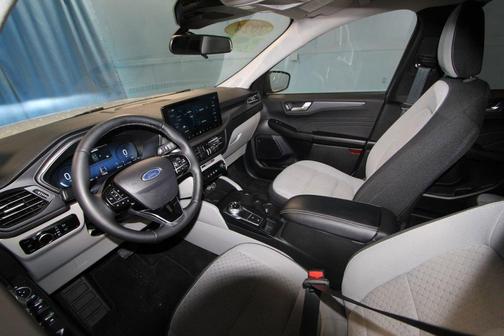 Oxford White 2024 Ford Escape Active