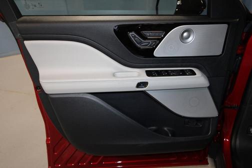 Red Carpet Metallic Tinted Clearcoat 2026 Lincoln Aviator Reserve AWD