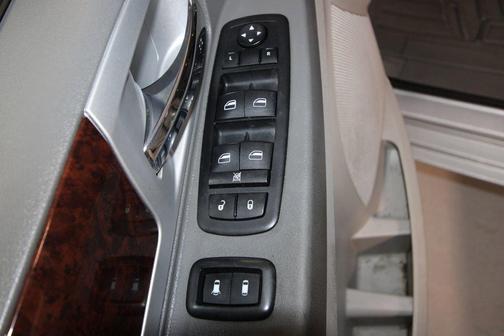 2010 Chrysler Town & Country Touring