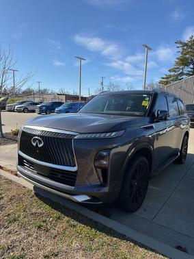 2025 INFINITI QX80 Luxe