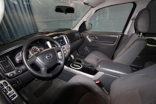 2005 Mazda Tribute i