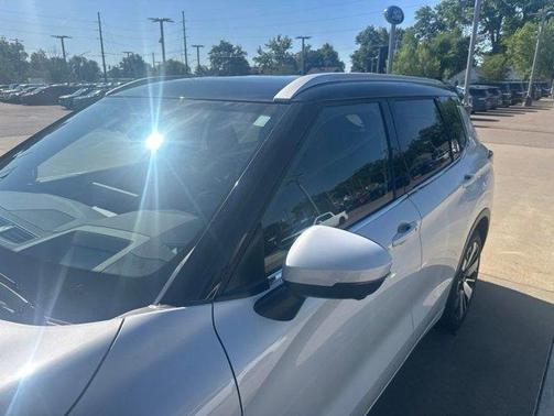 White 2025 Mitsubishi Outlander SEL