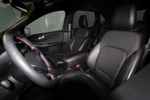 2025 Ford Escape ST-Line Elite