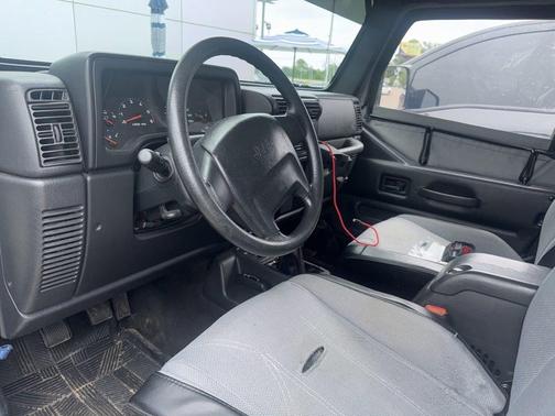 Black Clearcoat 2004 Jeep Wrangler Sport