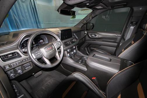 2023 GMC Yukon XL AT4
