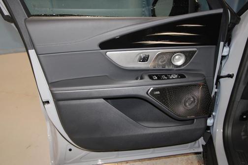 Gray 2026 Lincoln Nautilus Reserve