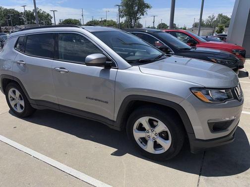 Billet Silver Metallic Clearcoat 2019 Jeep Compass Latitude