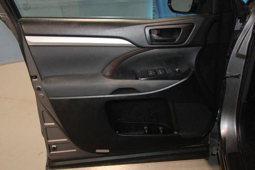 2017 Toyota Highlander LE