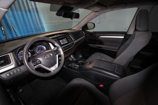 2017 Toyota Highlander LE