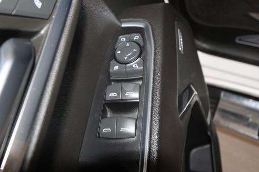 White Frost Tri-Coat 2022 GMC Sierra 1500 SLT