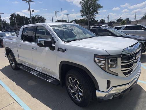 White Frost Tri-Coat 2022 GMC Sierra 1500 SLT