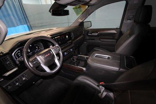 White Frost Tri-Coat 2022 GMC Sierra 1500 SLT