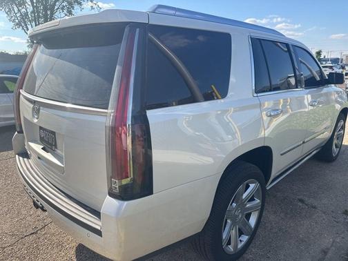 White Diamond Clearcoat 2015 Cadillac Escalade Premium