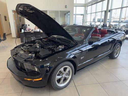 2005 Ford Mustang GT Premium