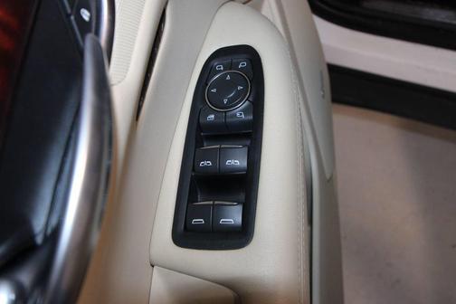 Crystal White Tri-Coat 2019 Cadillac XT5 Premium Luxury