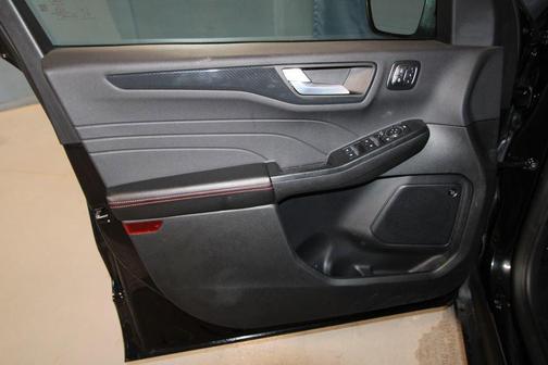 2025 Ford Escape ST-Line Elite