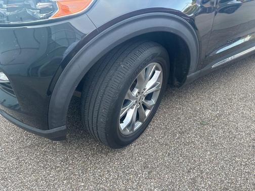 Black Metallic 2020 Ford Explorer XLT