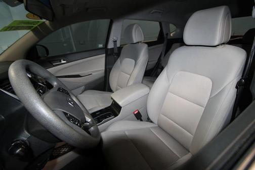 2018 Hyundai TUCSON SE