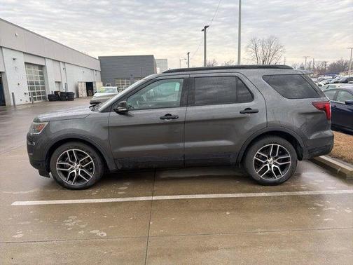 2019 Ford Explorer sport
