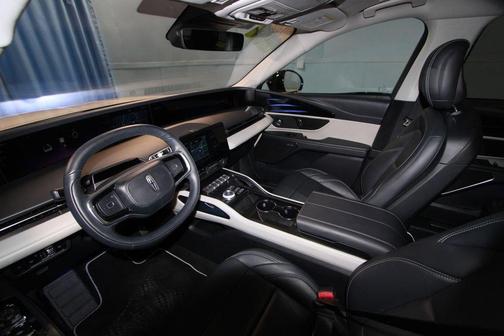 White Platinum Clearcoat Metallic 2025 Lincoln Nautilus Premiere