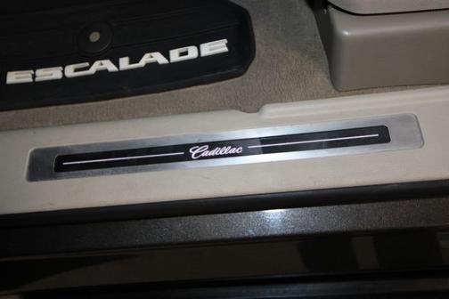 Dark Mocha Metallic 2020 Cadillac Escalade Luxury