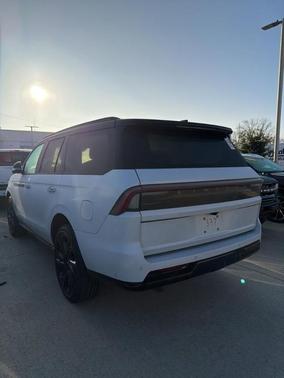 2025 Lincoln Navigator Black Label