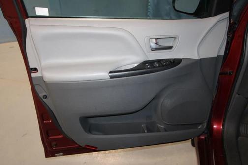 2018 Toyota Sienna L