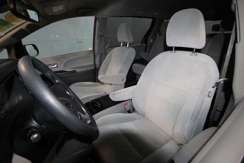 2018 Toyota Sienna L