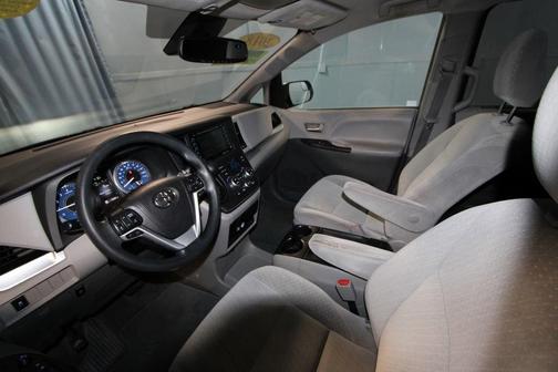 2018 Toyota Sienna L