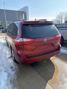 2018 Toyota Sienna L