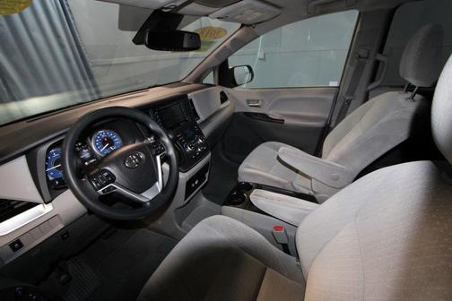 2018 Toyota Sienna L