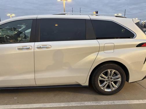 2024 Toyota Sienna Platinum 7 Passenger