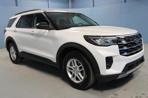 Star White 2026 Ford Explorer Active
