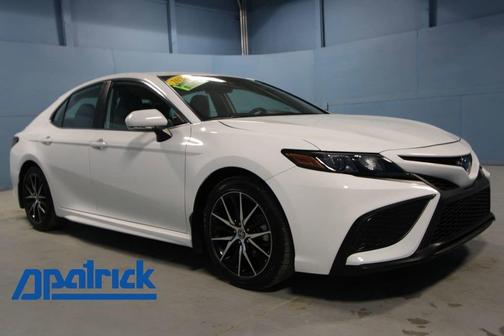 Ice 2024 Toyota Camry Hybrid SE