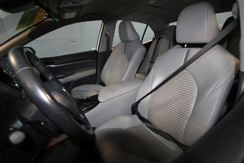 Ice 2024 Toyota Camry Hybrid SE