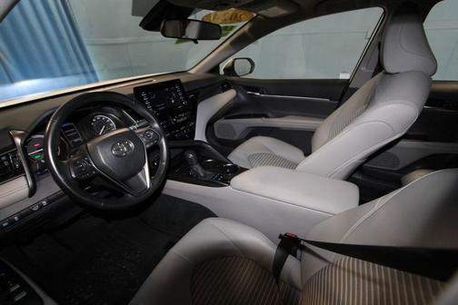 2024 Toyota Camry Hybrid SE