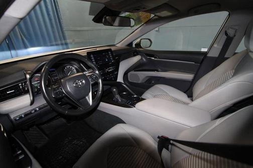 Ice 2024 Toyota Camry Hybrid SE