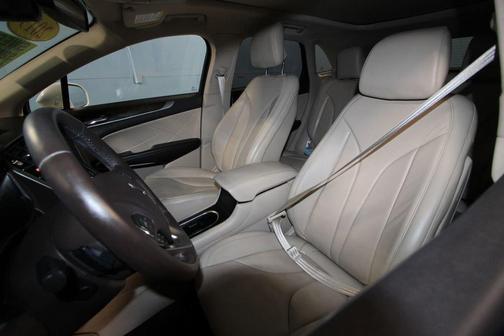 White Platinum Clearcoat Metallic 2019 Lincoln MKC Reserve