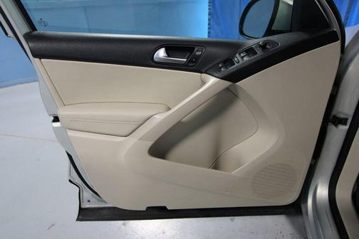 2014 Volkswagen Tiguan Auto SE
