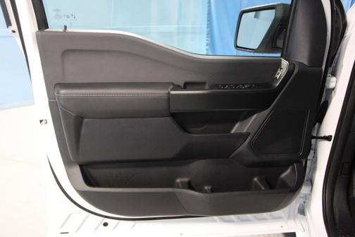Oxford White Clearcoat 2026 Ford F-150 STX